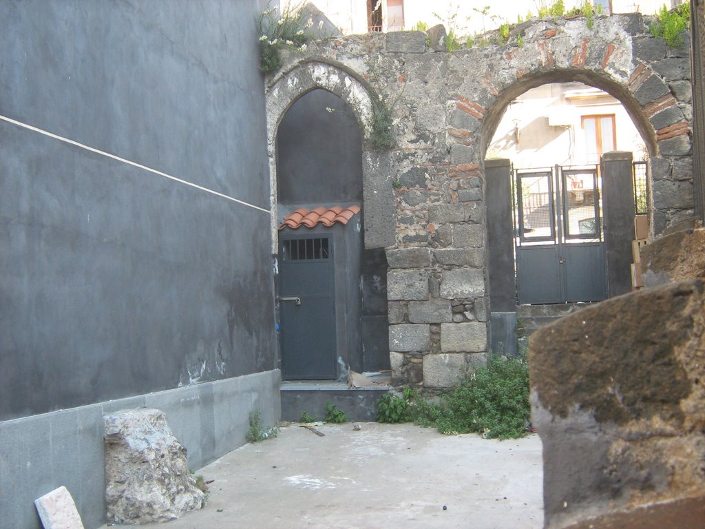 Resti romani presso la chiesa dei Minoritelli, Катания