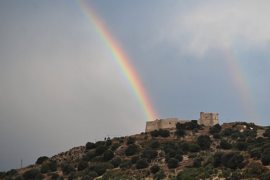 Sicilia - Licata - Arcobaleno su Castel SantAngelo da Villa Giuliana, Ликата