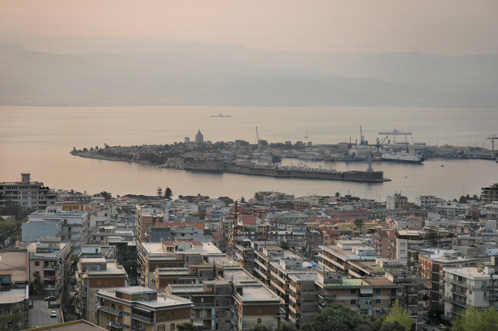 Vista del Puerto de Messina, Мессина