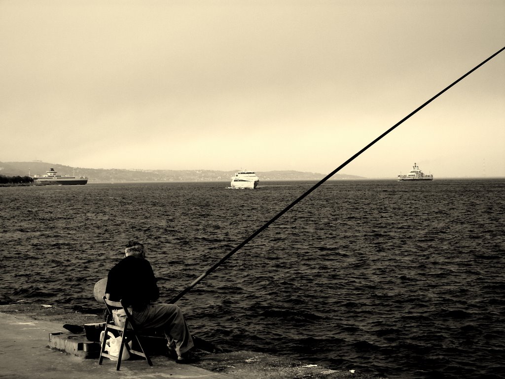 Il pescatore - IL MIO BLOG: http://marcocrupifoto.blogspot.com/, Мессина