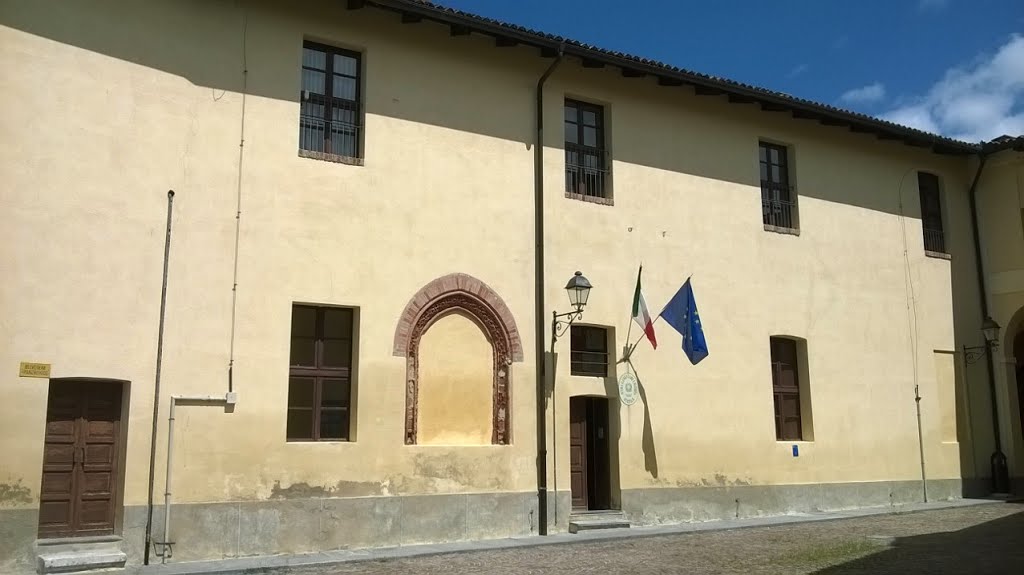 Le scuole presso il castello di Moncucco T. (AT), Биелла