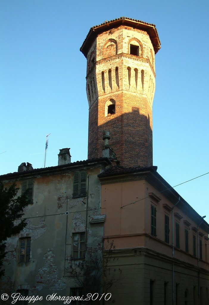 Torre dei Vialardi - Vercelli, Верцелли