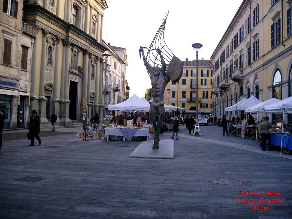 Novara piazza Antonio Gramisci, Новара