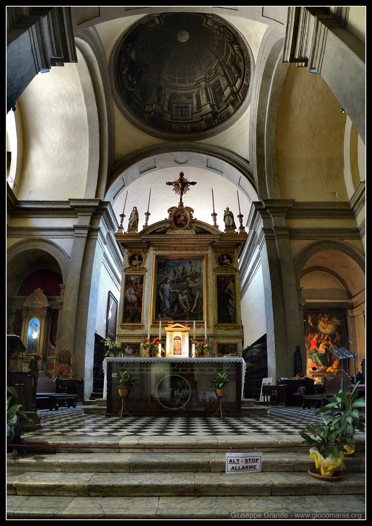 Chiesa SS. Flora e Lucilla in Badia (con anamorfosi di Andrea Pozzo), Ареццо