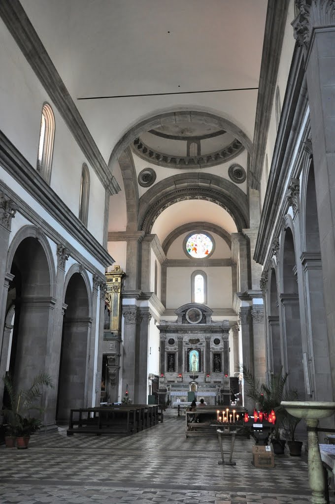 Arezzo: linterno della Chiesa della SS. Annunziata (19-08-2010), Ареццо