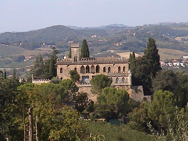 Castello di Badia già Abbazia di Marturi, Виареджио
