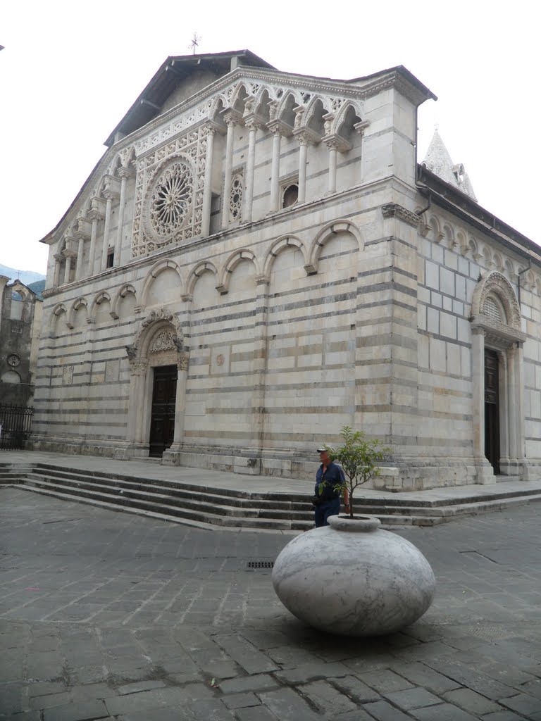 Carrara (MS) - Il Duomo, Каррара