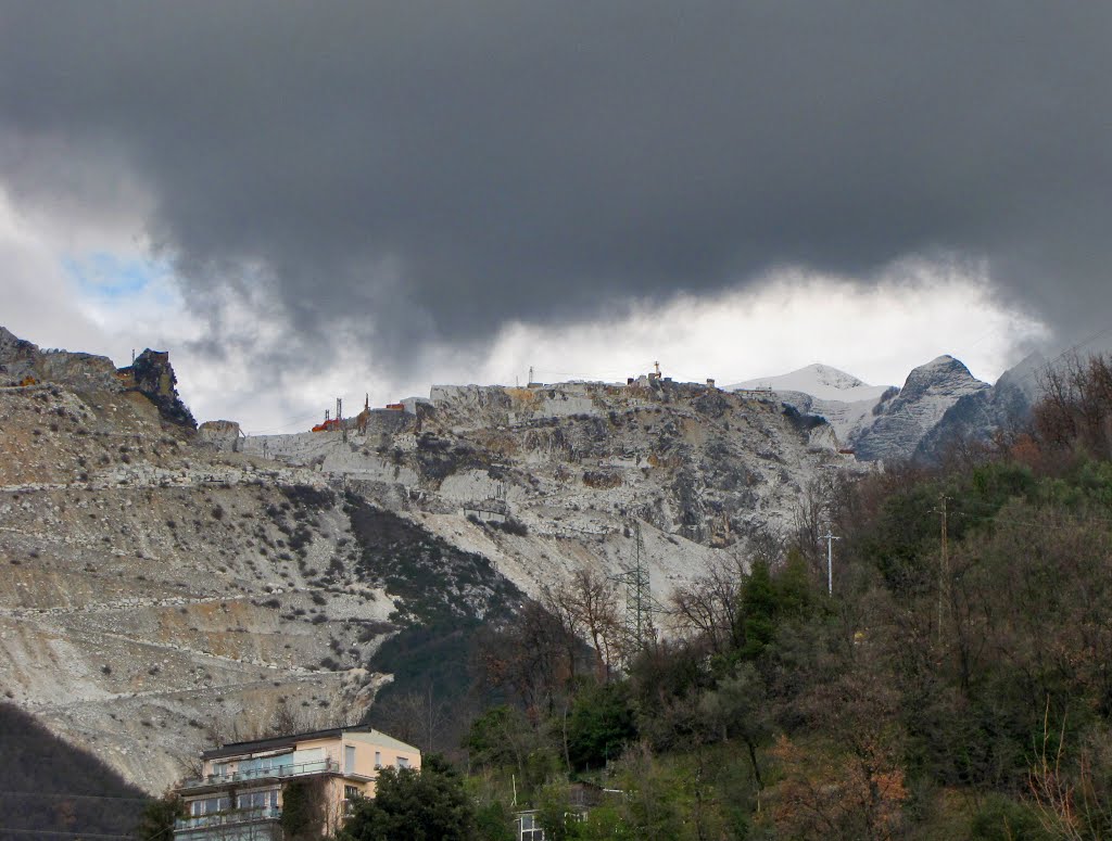 Le cave di marmo - viste da Carrara, Каррара