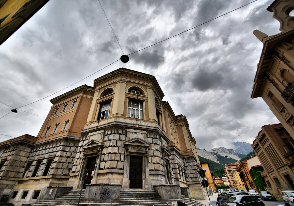 Carrara - ex "casa del balilla", Каррара