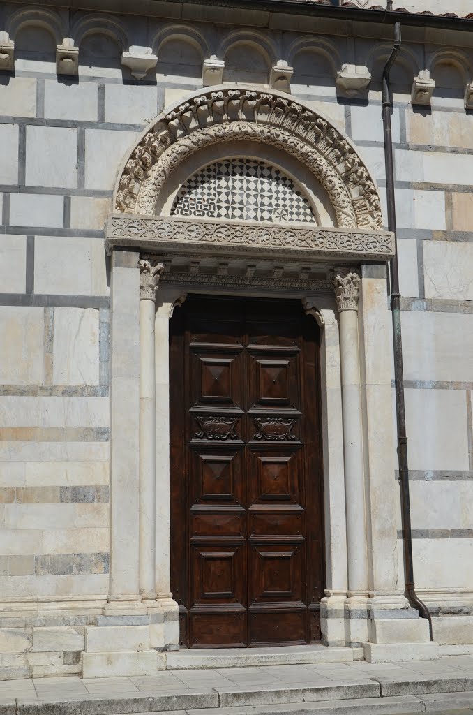 Cathédrale SanAndrea - Carrare (Italie), Каррара