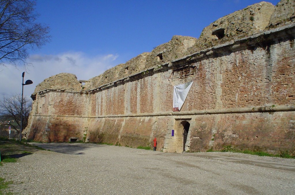 Fortezza di Poggio Imperiale-Poggibonsi, Лючча