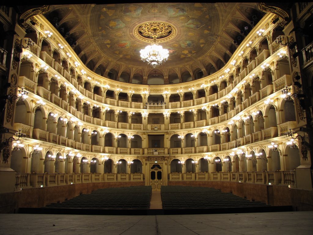 Sala Bibiena Teatro Comunale Bologna, Болонья