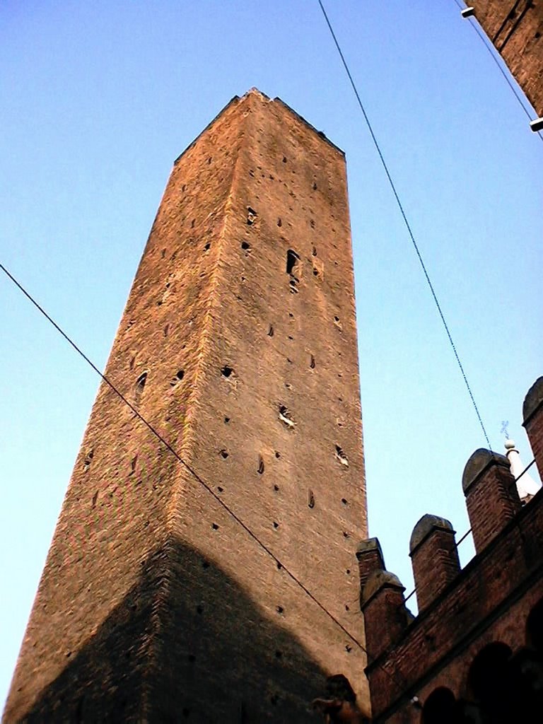 Bologna, torre Garisenda, Болонья