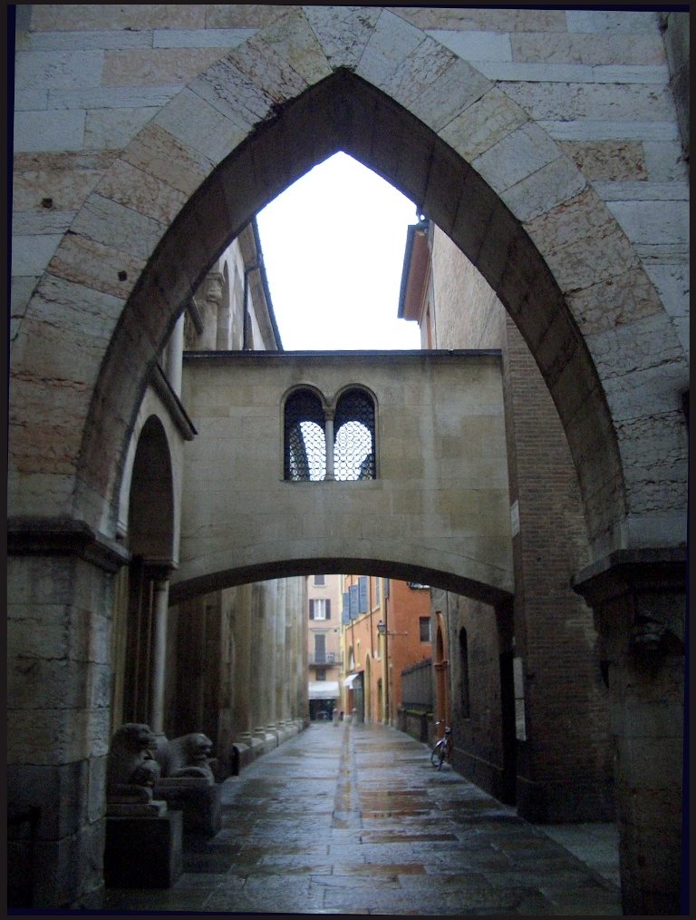 Modena-Calle Lanfranco e Porta Pescheria, Модена