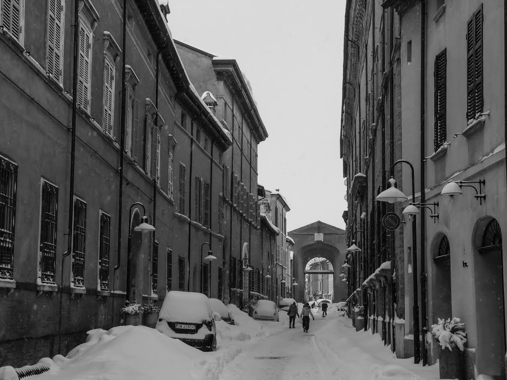 La grande nevicata del 2012: via Mazzini e Porta Sisi, Равенна