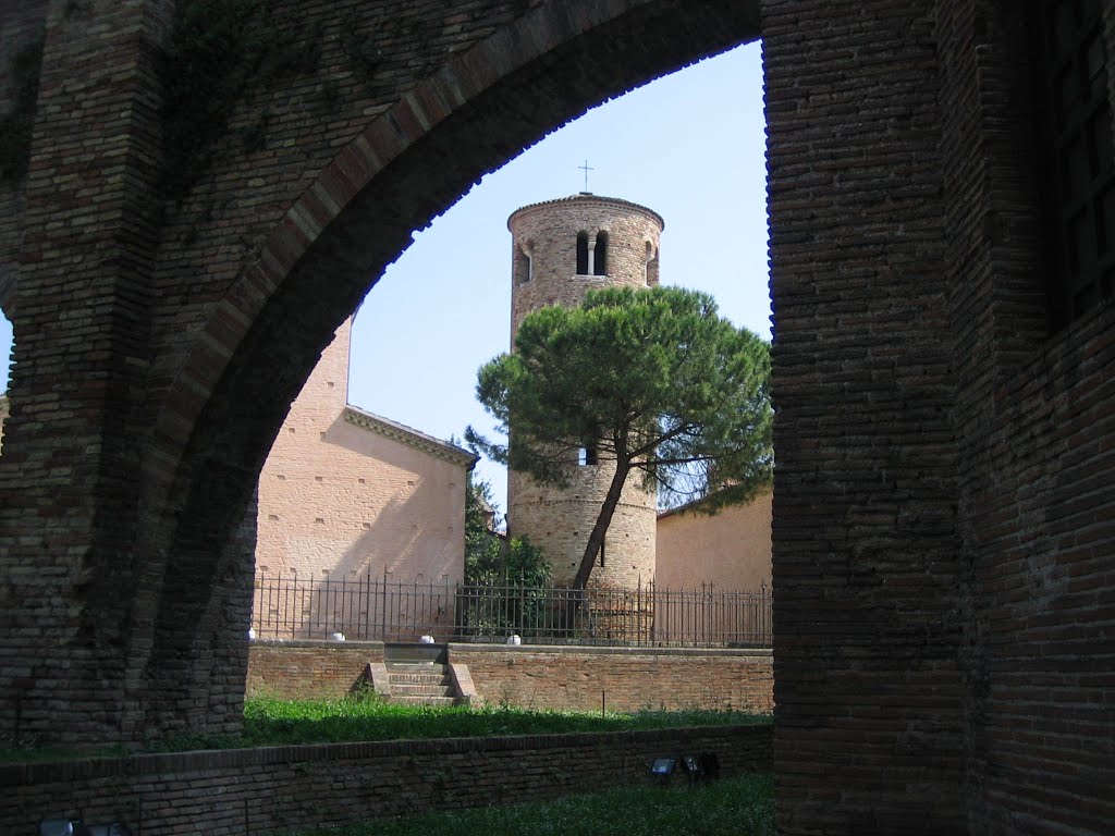 Torre apollinara - Ravenna, Равенна