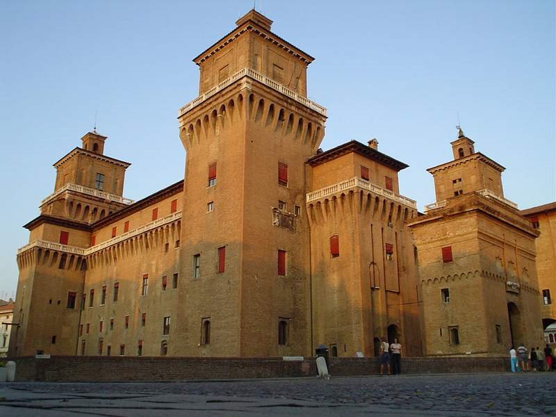 Castello Estense (Ferrara), Феррара