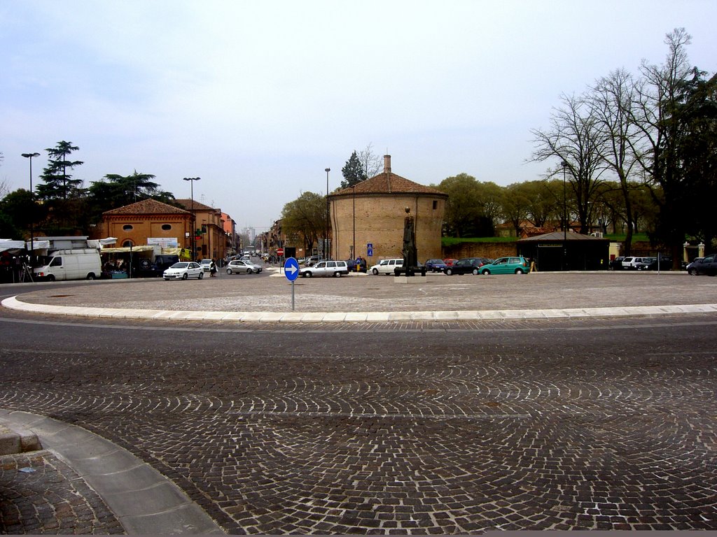 Ferrara 2005  Piazzale S. Giovanni, Феррара