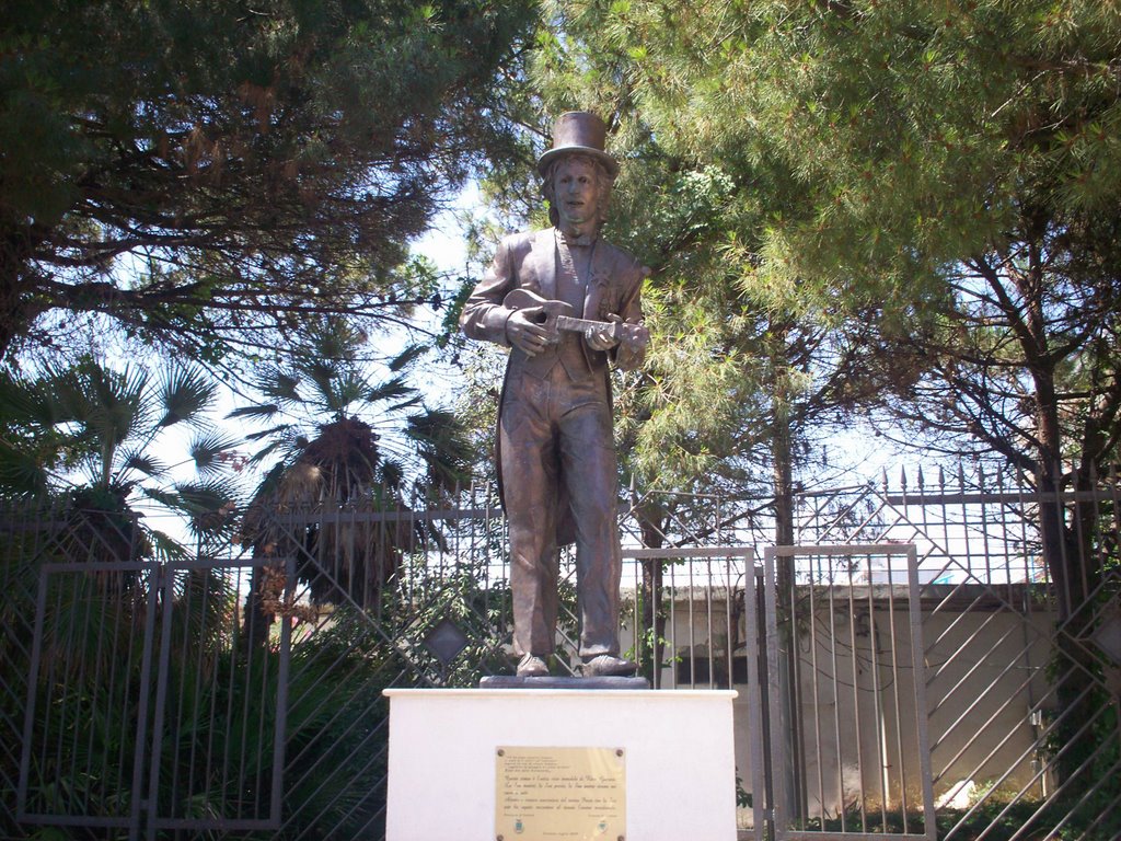 Statua "Rino Gaetano" Luglio  2009, Кротоне