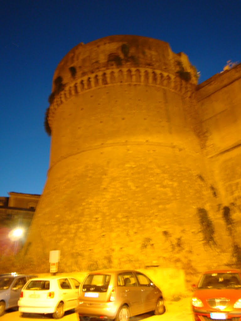 Castello di Carlo V, Кротоне