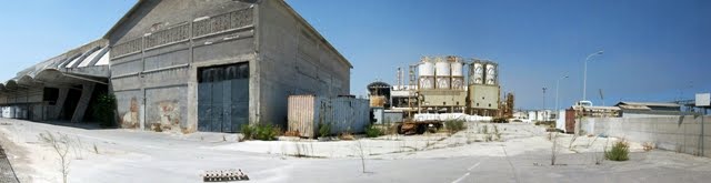 Le industrie abbandonate di Crotone. Ghost factory in south of Italy, Кротоне