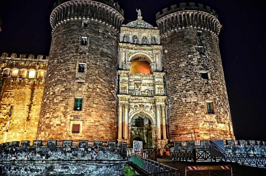 Neapol, Castel Nuovo, Неаполь