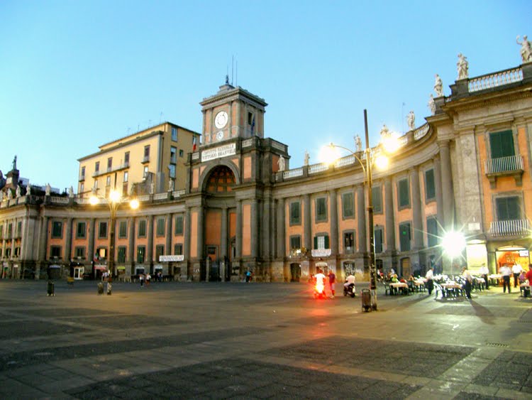 Piazza Dante - NAPOLI, Неаполь