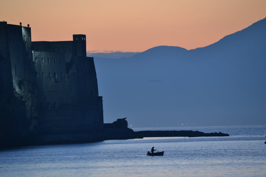 Napoli - pescatore e castel dellovo, Неаполь