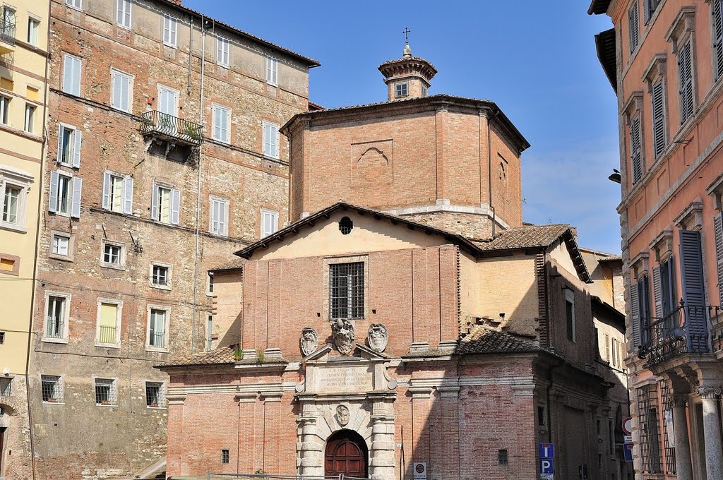 Perugia: Chiesa della Compagnia dellOrazione e della Buona Morte. (21-08-2010), Перуджа