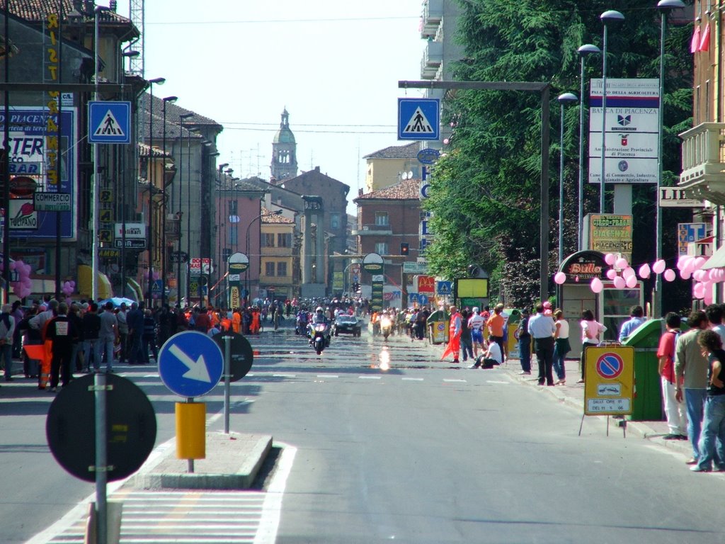 Giro a Piacenza 11-05 051, Пьяченца