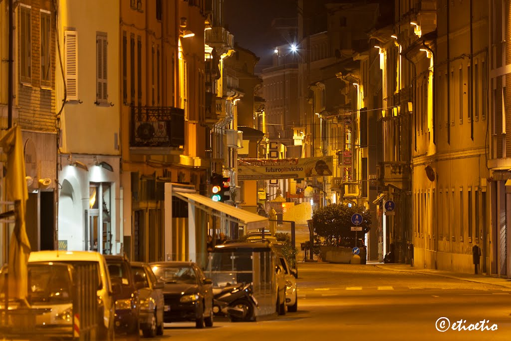Piacenza by night: un po più di una vasca (tutto il Corso da Barriera Genova), Пьяченца