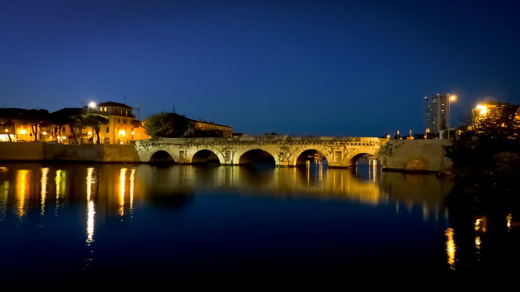 Ponte di Tiberio, Римини