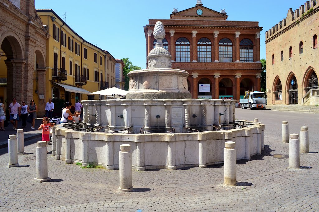 "Fontana della Pigna" P.zza Cavour, Римини