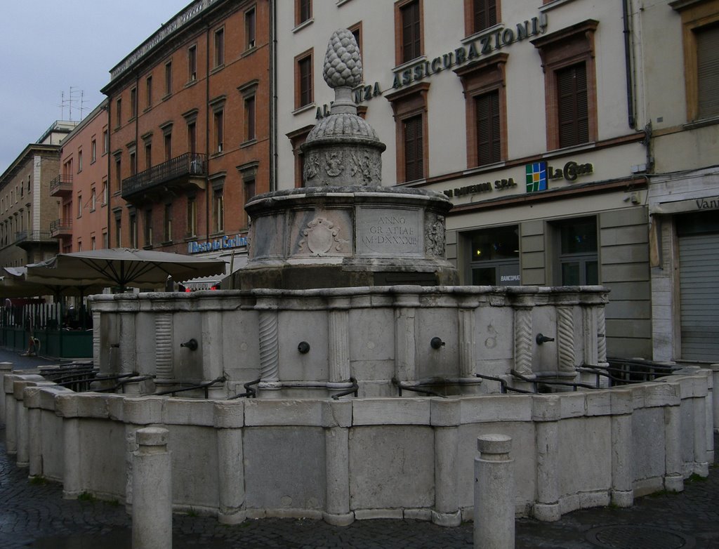 Rimini - La Fontana della Pigna, Римини