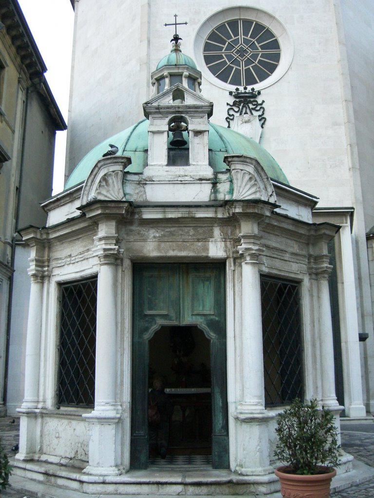 Rimini - Piazza Tre Martiri -  Tempietto di S. Antonio opera del Bramante, Римини