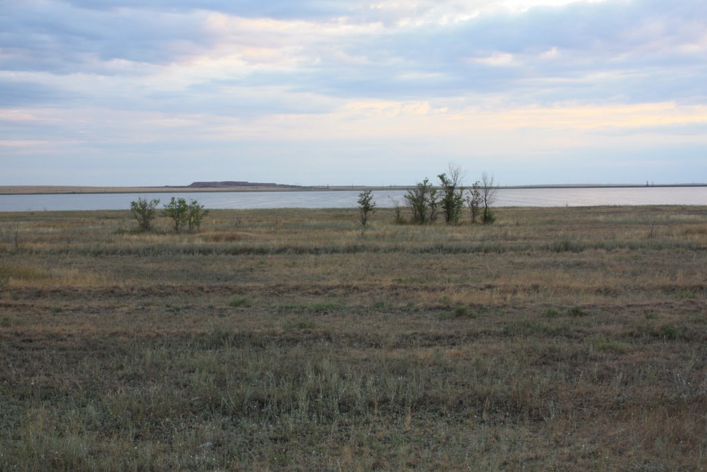 Озеро Кайранколь ранним утром, Карабутак