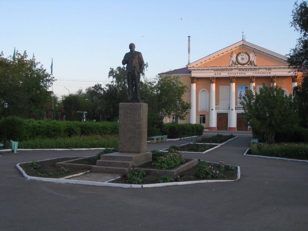 Lenin statue, Khromtau, Хромтау