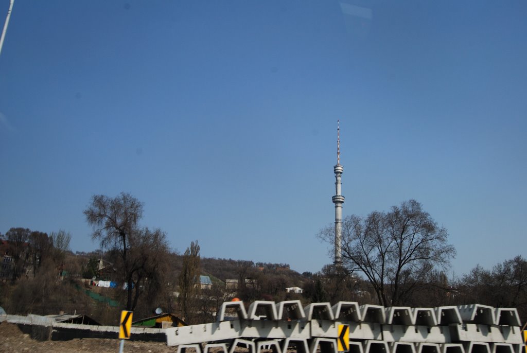 Вид на Кок-Тюбе с Аль-Фараби, Алматы