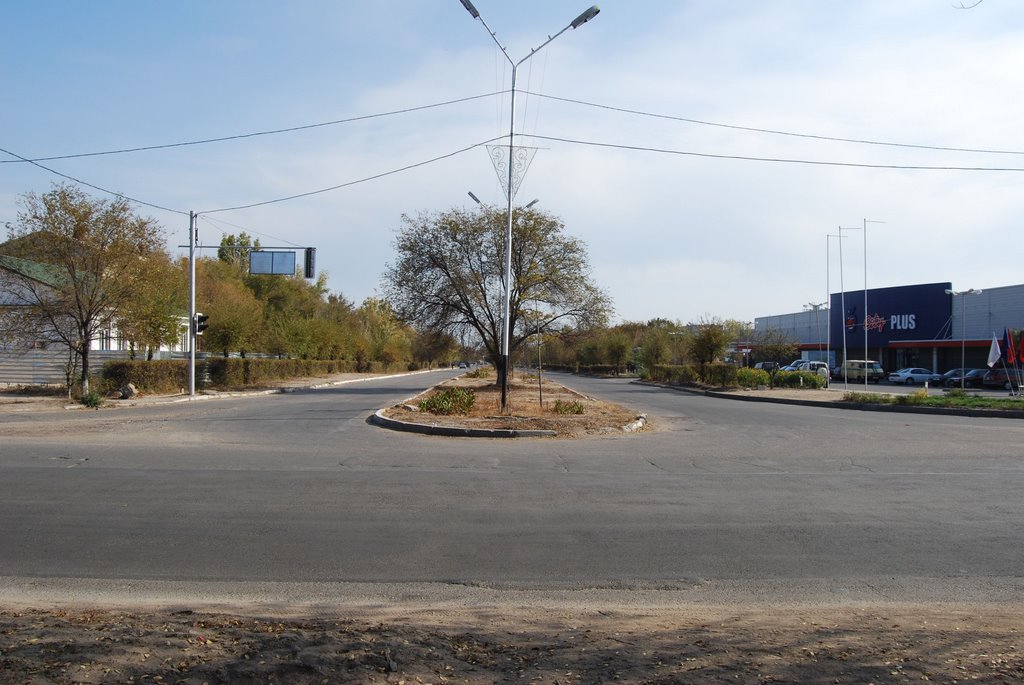 Пересечение с улицей, ведущей на площадь перед акиматом, Капчагай