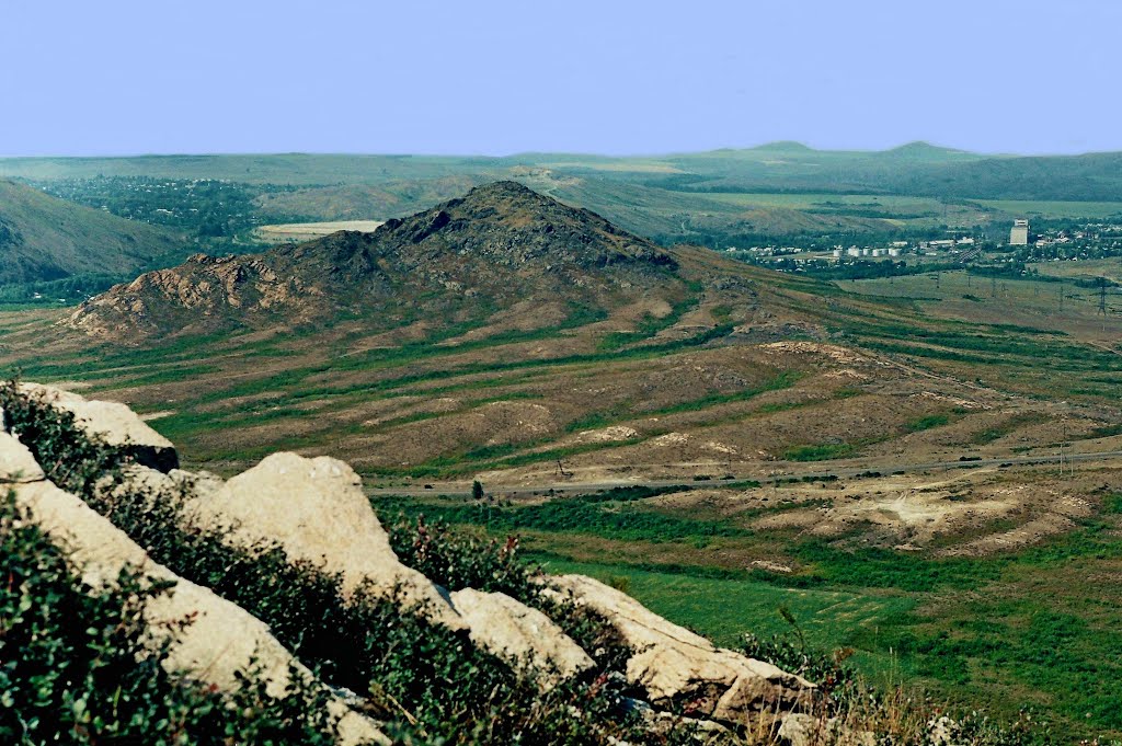 Вид с горы Двухгорбовка в сторону станции Предгорная, Верхнеберезовский