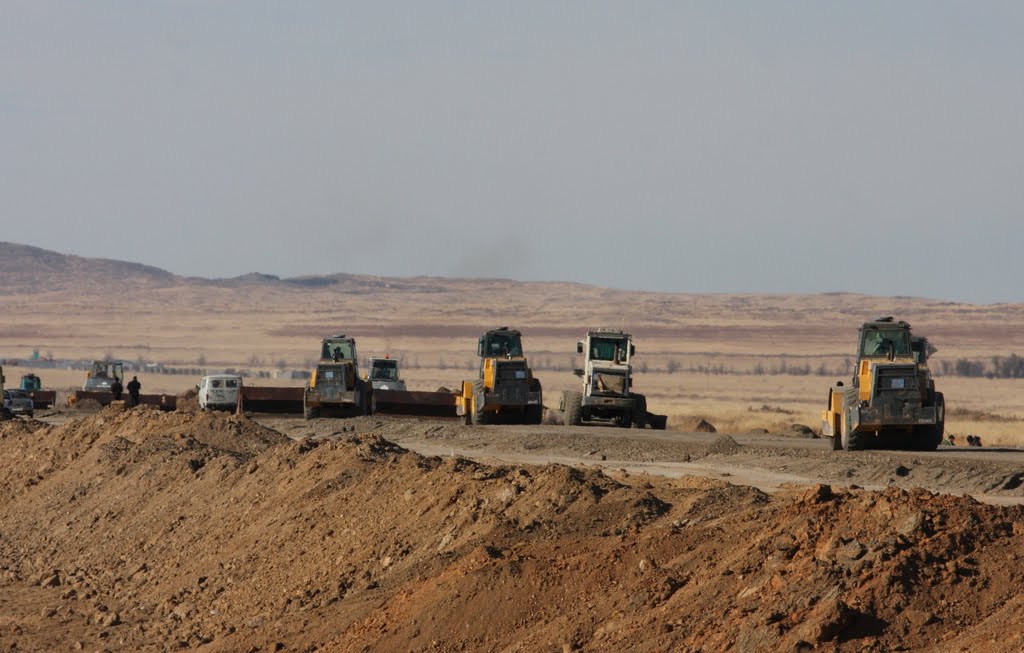 Constructing the new M38 road to Semey, Акжал