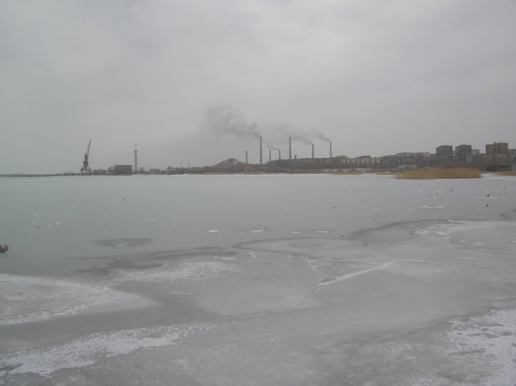 Lake Balkhash frozen with Smoke Staks smoking as always, Балхаш