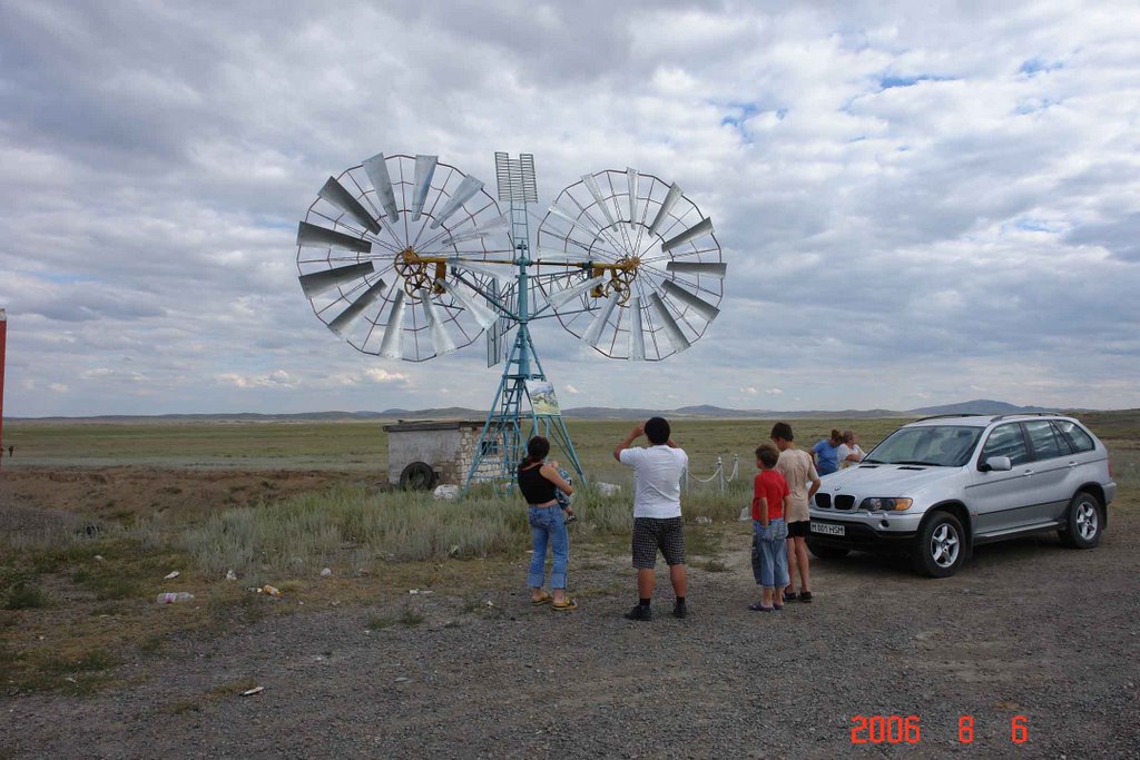 Windturbine near Karaganda, Жарык