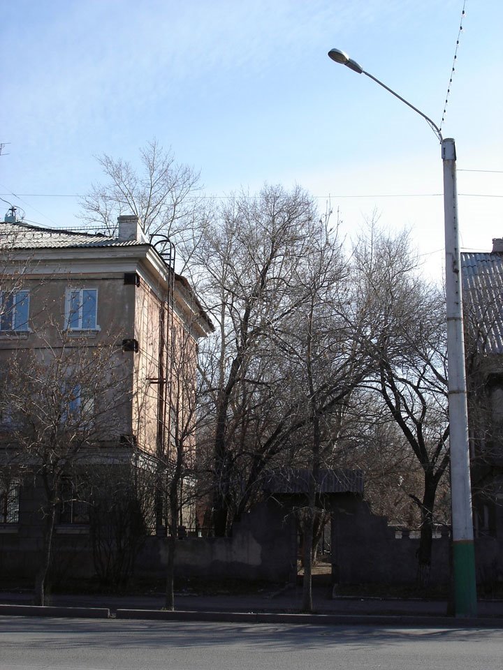 old houses with metal bounds, Караганда