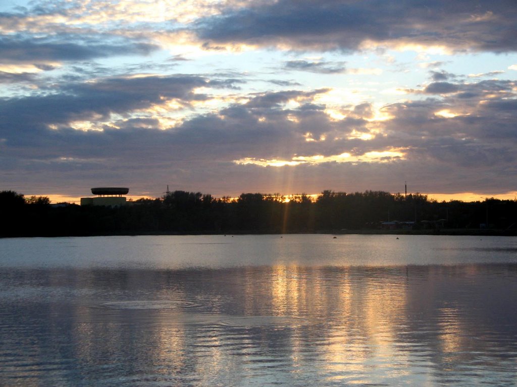 Озеро в центральном городском парке, Караганда