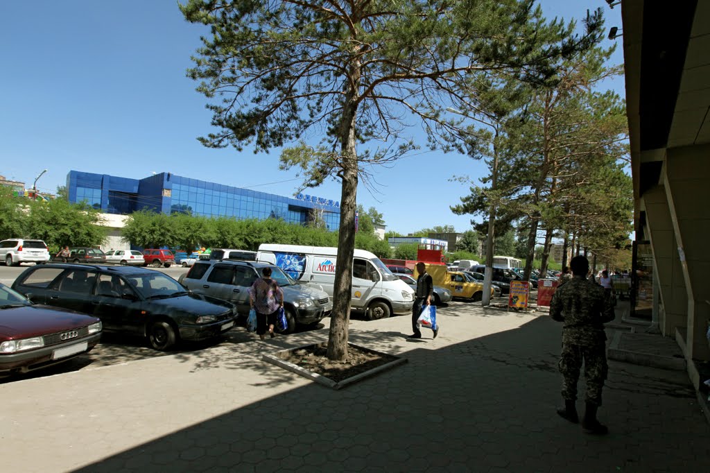 Рынок и магазин "Одежда", Темиртау