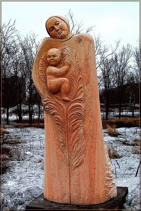 Мать с ребенком     Mother and Child, Темиртау