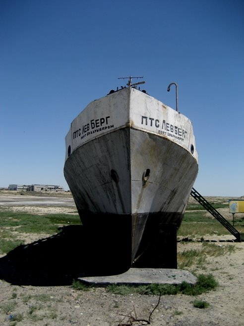 Ship waiting for water in Aralsk, Аральск