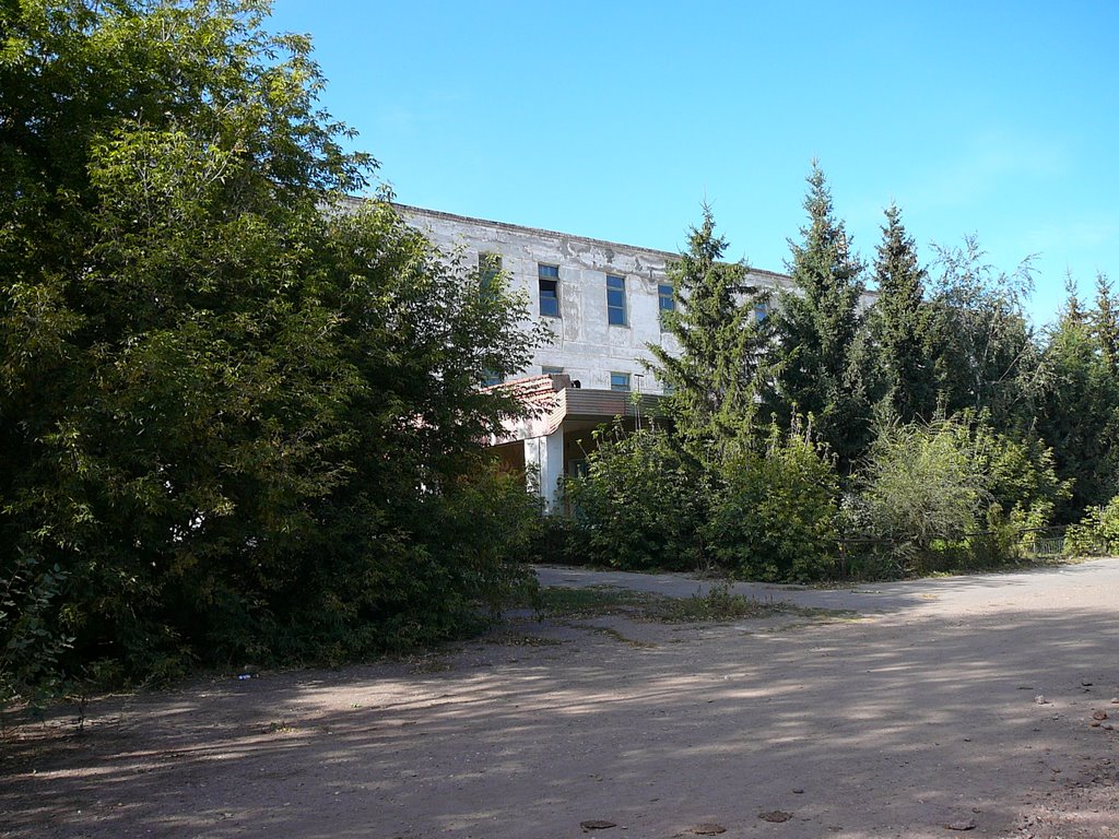 Ныне телецентр, бывшие почта и АТС, Чистополье