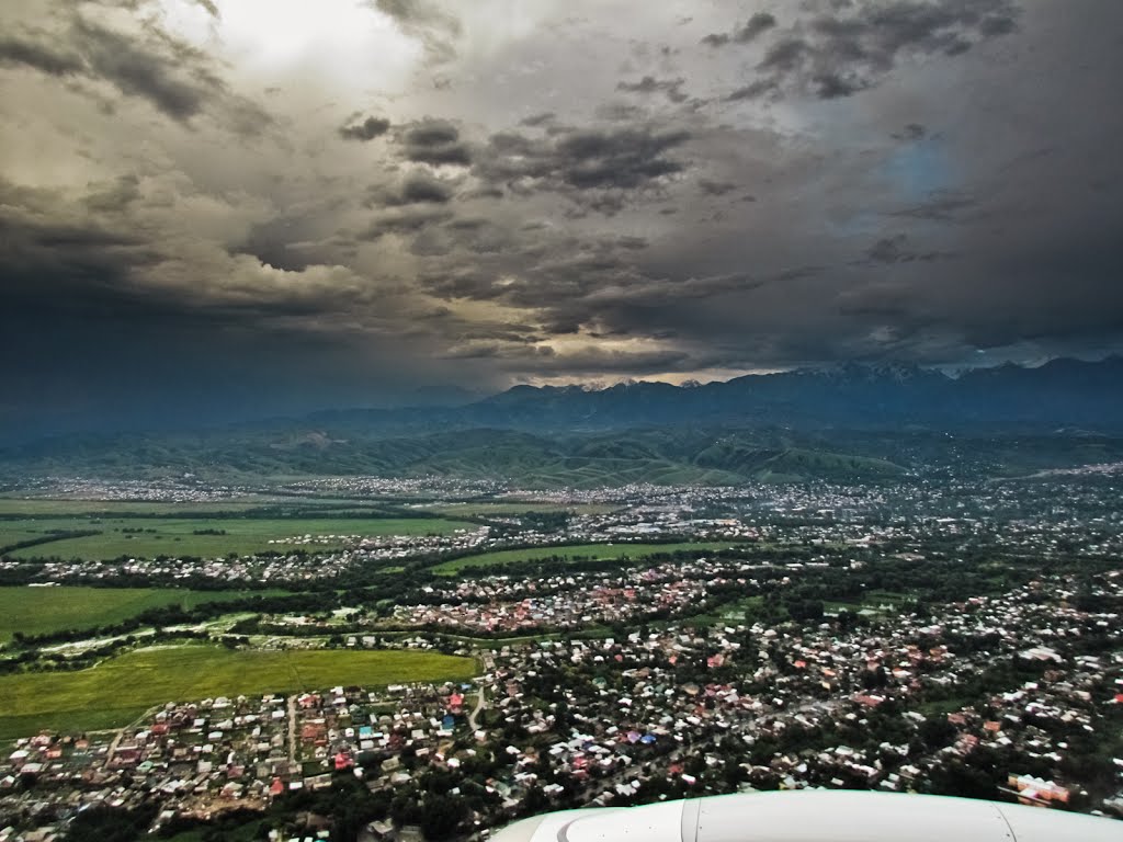 Almaty, the photo from the plane before landing / Алмата, фото с самолёта перед приземлением, Орджоникидзе